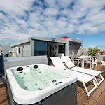 Pier 31 Apartment