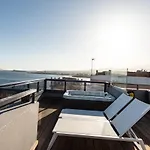 Apartment Pier 31 *